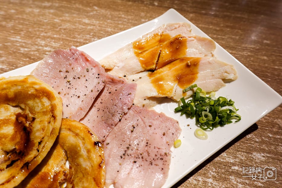 32士林夜市百八龍拉麵綜合叉燒拼盤豬叉燒雞叉燒.jpg 32士林夜市百八龍拉麵綜合叉燒拼盤豬叉燒雞叉燒.jpg