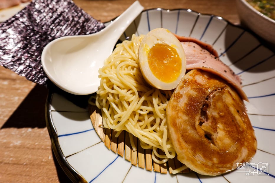 19士林夜市百八龍拉麵人氣濃厚豚骨柚香沾麵干貝雞湯拉麵.jpg 19士林夜市百八龍拉麵人氣濃厚豚骨柚香沾麵干貝雞湯拉麵.jpg