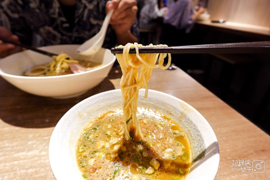 23士林夜市百八龍拉麵人氣濃厚豚骨柚香沾麵干貝雞湯拉麵.jpg 23士林夜市百八龍拉麵人氣濃厚豚骨柚香沾麵干貝雞湯拉麵.jpg