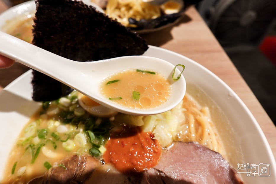 6台北士林夜市美食百八龍拉麵豚骨柚香沾麵豚骨激辛拉麵免費加麵.jpg 6台北士林夜市美食百八龍拉麵豚骨柚香沾麵豚骨激辛拉麵免費加麵.jpg