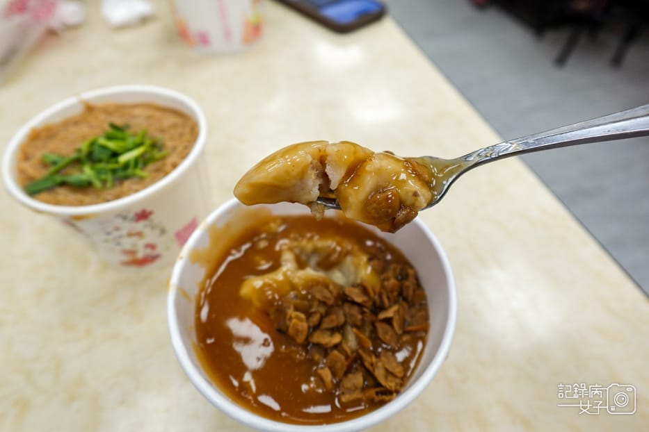 22 信義區銅板美食春來蚵仔麵線後山埤小吃大腸蚵仔綜合麵線碗粿肉粽.jpg