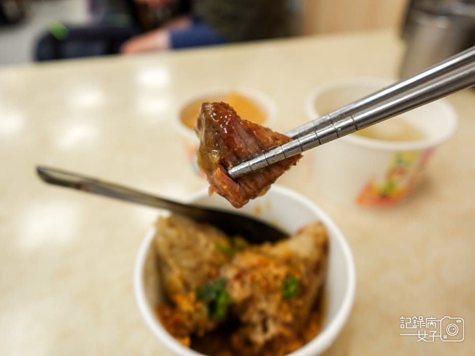 29 信義區銅板美食春來蚵仔麵線後山埤小吃大腸蚵仔綜合麵線碗粿肉粽.jpg