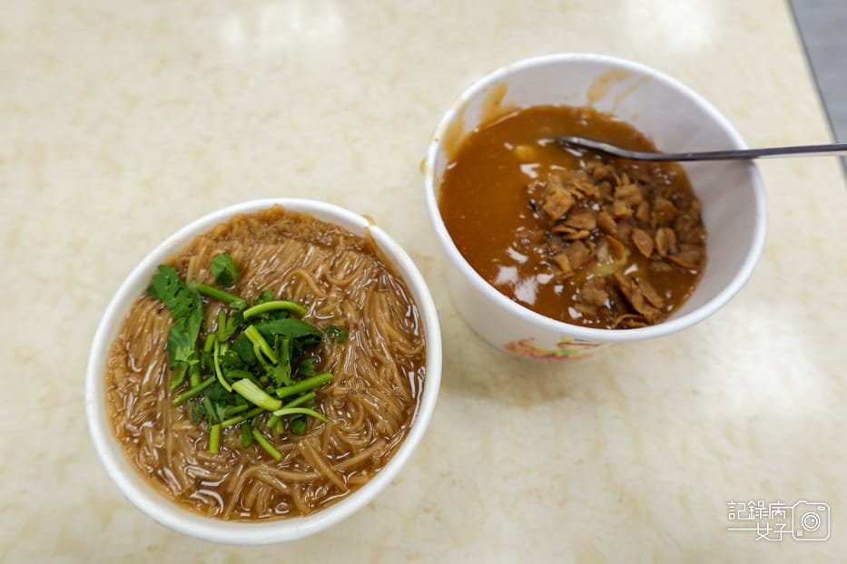 14 信義區銅板美食春來蚵仔麵線後山埤小吃大腸蚵仔綜合麵線碗粿肉粽.jpg