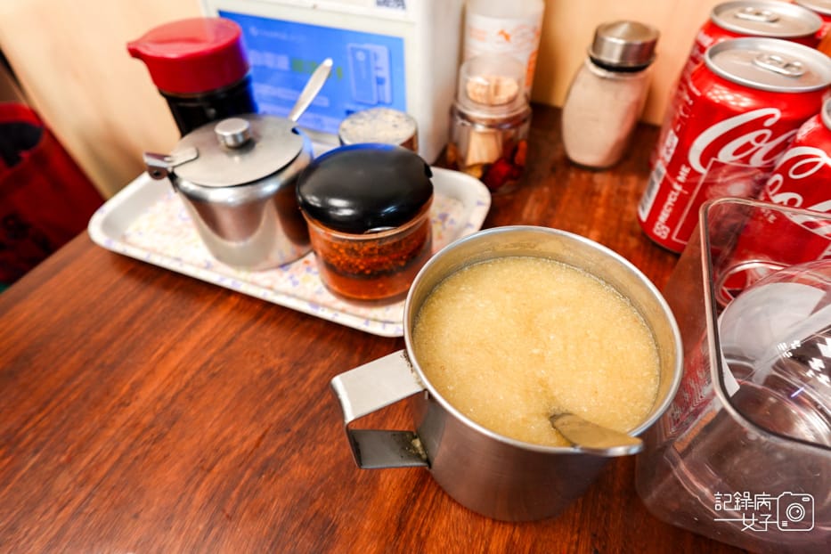 13 信義區銅板美食春來蚵仔麵線後山埤小吃大腸蚵仔綜合麵線碗粿肉粽.jpg