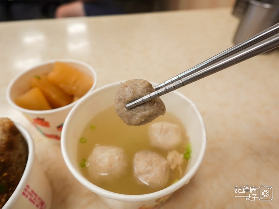 31 信義區銅板美食春來蚵仔麵線後山埤小吃大腸蚵仔綜合麵線碗粿肉粽.jpg