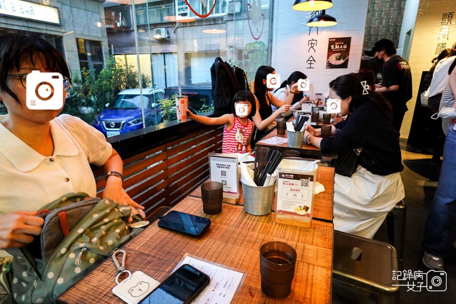 5台北大安區鳥人拉麵超厚切豬叉燒燒拉麵雞白湯拉麵炙烤豬肉絲丼飯.jpg 5台北大安區鳥人拉麵超厚切豬叉燒燒拉麵雞白湯拉麵炙烤豬肉絲丼飯.jpg