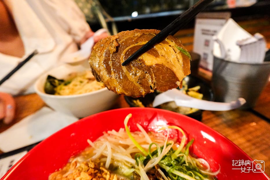 29台北大安區鳥人厚切叉燒拉麵雞白湯豚骨湯.jpg 29台北大安區鳥人厚切叉燒拉麵雞白湯豚骨湯.jpg