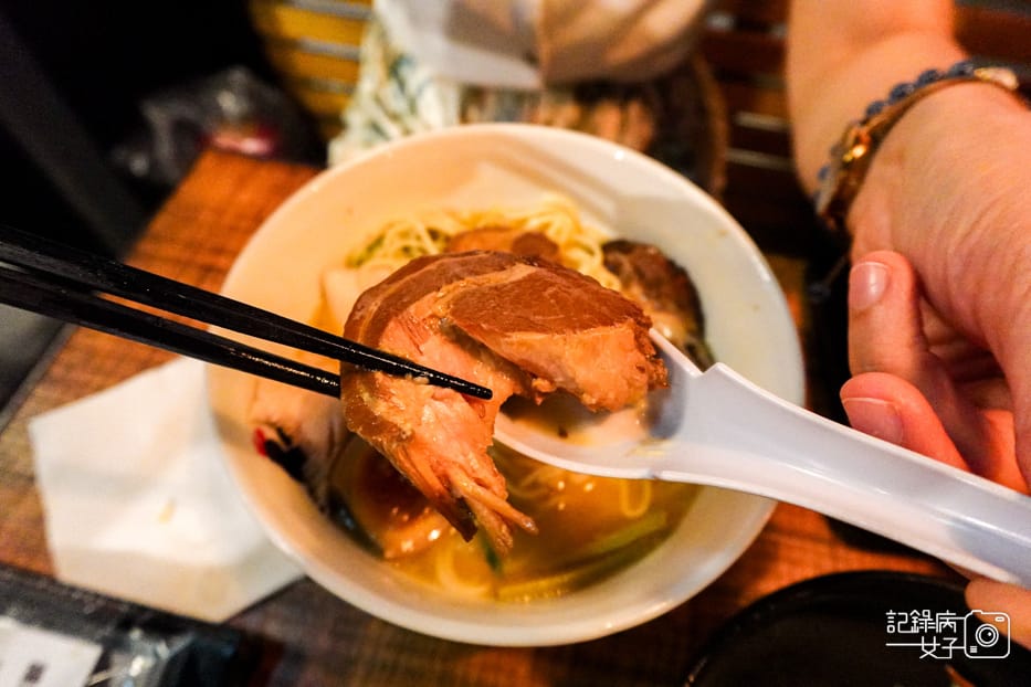 32台北大安區鳥人厚切叉燒拉麵雞白湯豚骨湯.jpg 32台北大安區鳥人厚切叉燒拉麵雞白湯豚骨湯.jpg