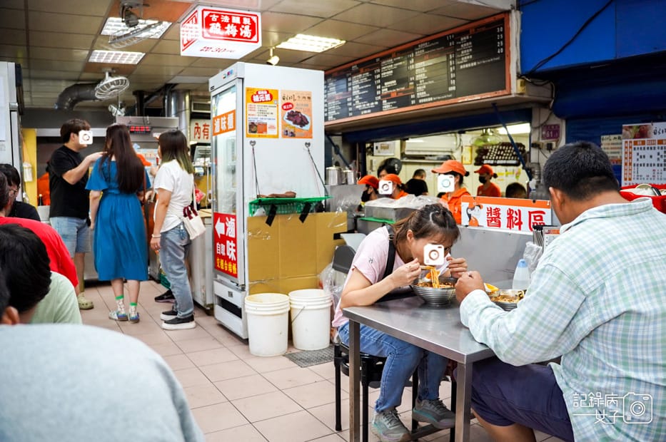 4桃園中壢24小時營業永川牛肉麵重口味川味牛肉麵乾拌武松麵.jpg