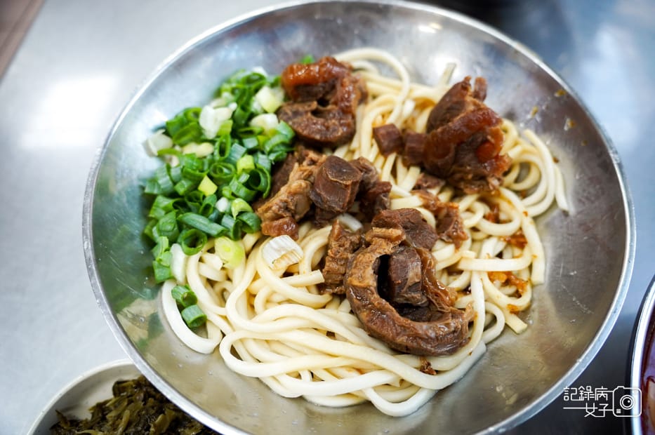 20桃園中壢24小時營業永川牛肉麵重口味牛肉乾拌麵.jpg