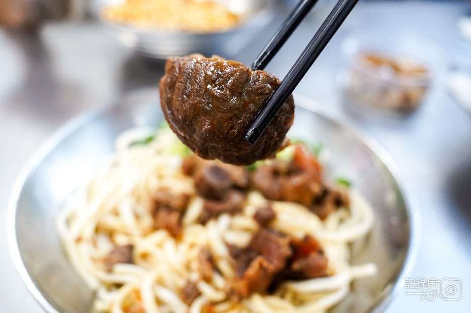 22桃園中壢24小時營業永川牛肉麵重口味牛肉乾拌麵.jpg