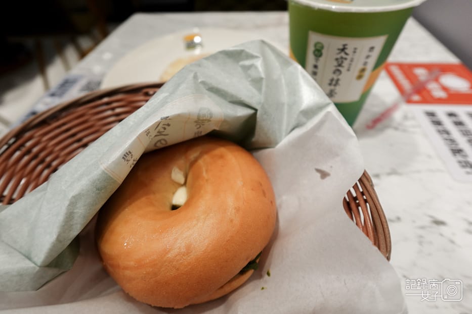 3拉亞漢堡天空の抹茶開箱抹茶乳酪貝果抹茶皇后奶油吐司拿鐵.jpg