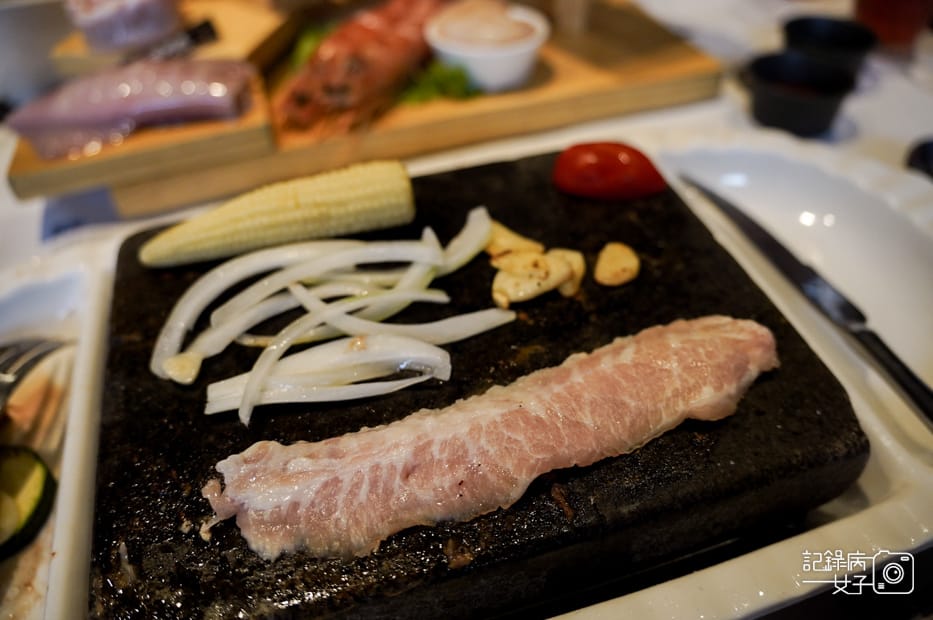 45高雄凱恩斯岩燒牛排松阪豬玉米雞肉.jpg 45高雄凱恩斯岩燒牛排松阪豬玉米雞肉.jpg