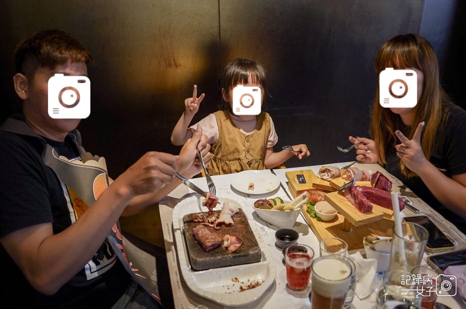 84高雄凱恩斯岩燒牛排火山岩石板岩燒菲力牛排海陸套餐.jpg 84高雄凱恩斯岩燒牛排火山岩石板岩燒菲力牛排海陸套餐.jpg