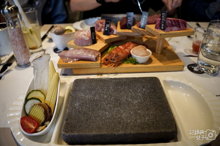 29高雄凱恩斯岩燒牛排火山岩石板岩燒菲力牛排海陸套餐.jpg 29高雄凱恩斯岩燒牛排火山岩石板岩燒菲力牛排海陸套餐.jpg