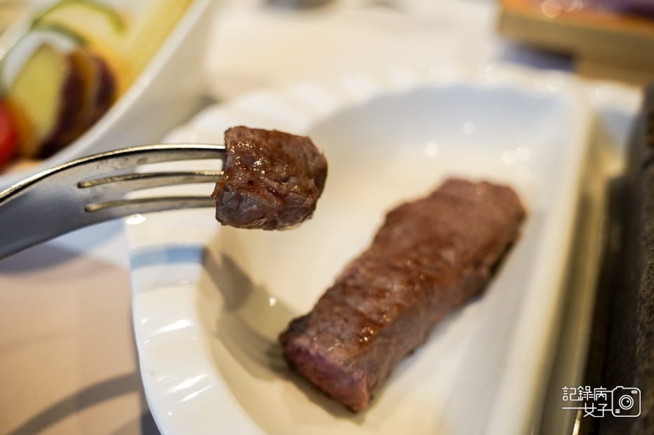 37高雄凱恩斯岩燒牛排平鐵牛排牛肩胛菲力.jpg 37高雄凱恩斯岩燒牛排平鐵牛排牛肩胛菲力.jpg