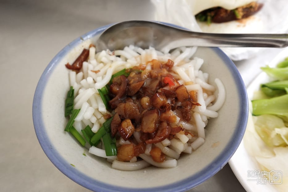 17新北三重美食白河阿婆碗粿米苔目控肉滷肉飯.jpg