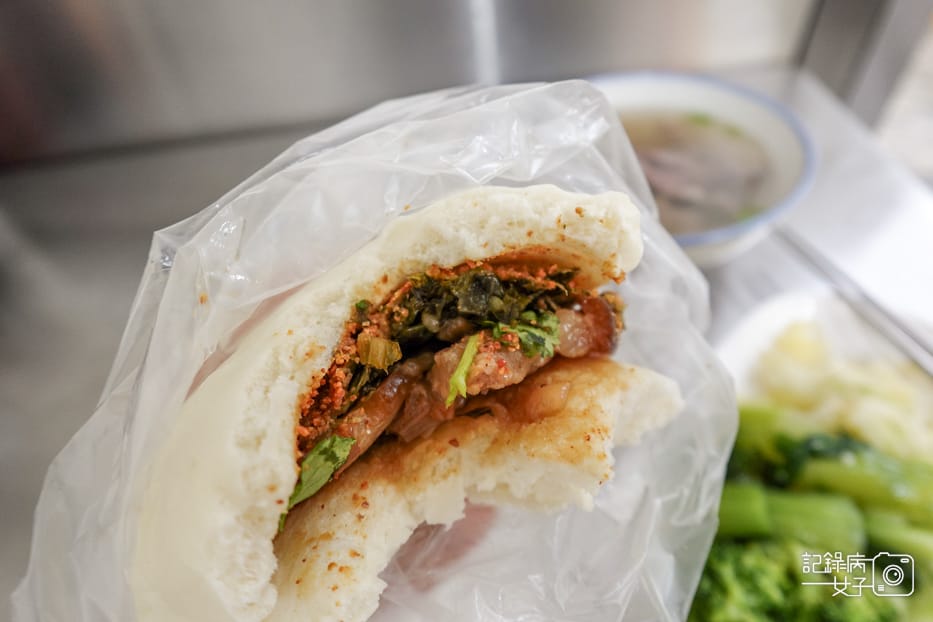 25新北三重美食白河阿婆碗粿米苔目控肉刈包割包.jpg