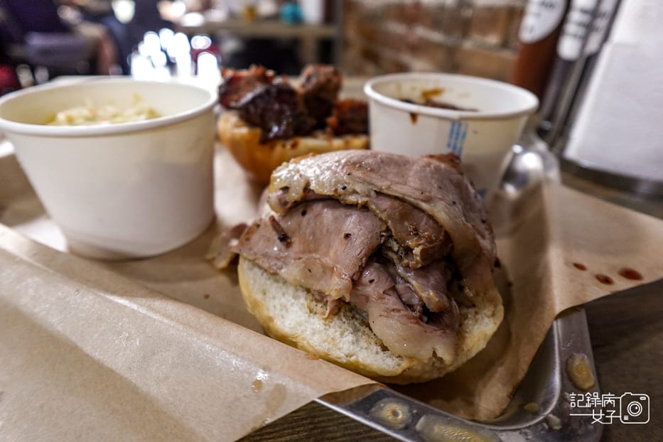 11南港Bogart%5Cs Smokehouse Taipei 美式木柴煙燻屋限量醬燒牛胸肉漢堡烤焗豆.jpg