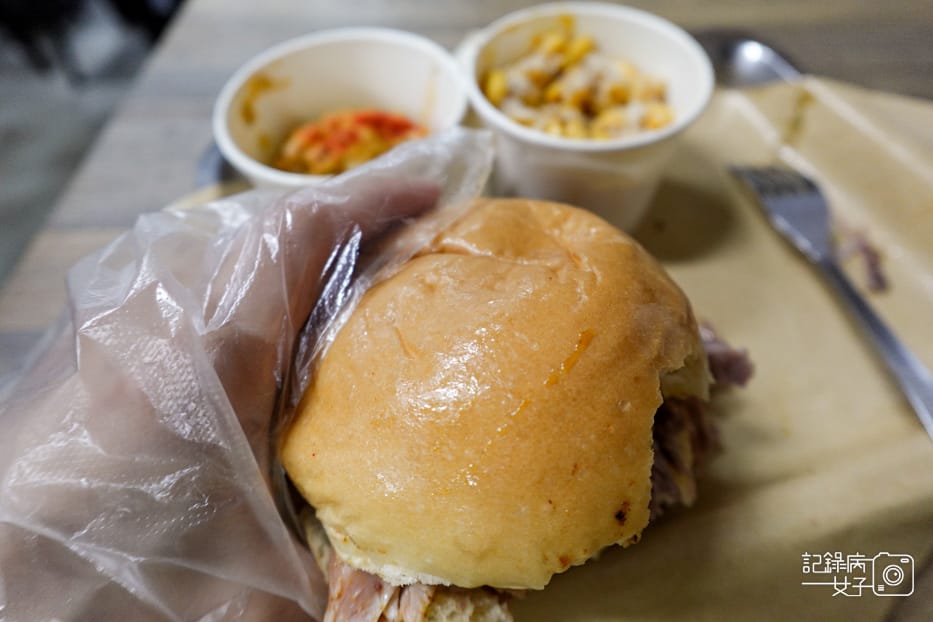 32南港烤肉Bogart%5Cs Smokehouse Taipei美式木柴煙燻屋雙肉漢堡套餐.jpg