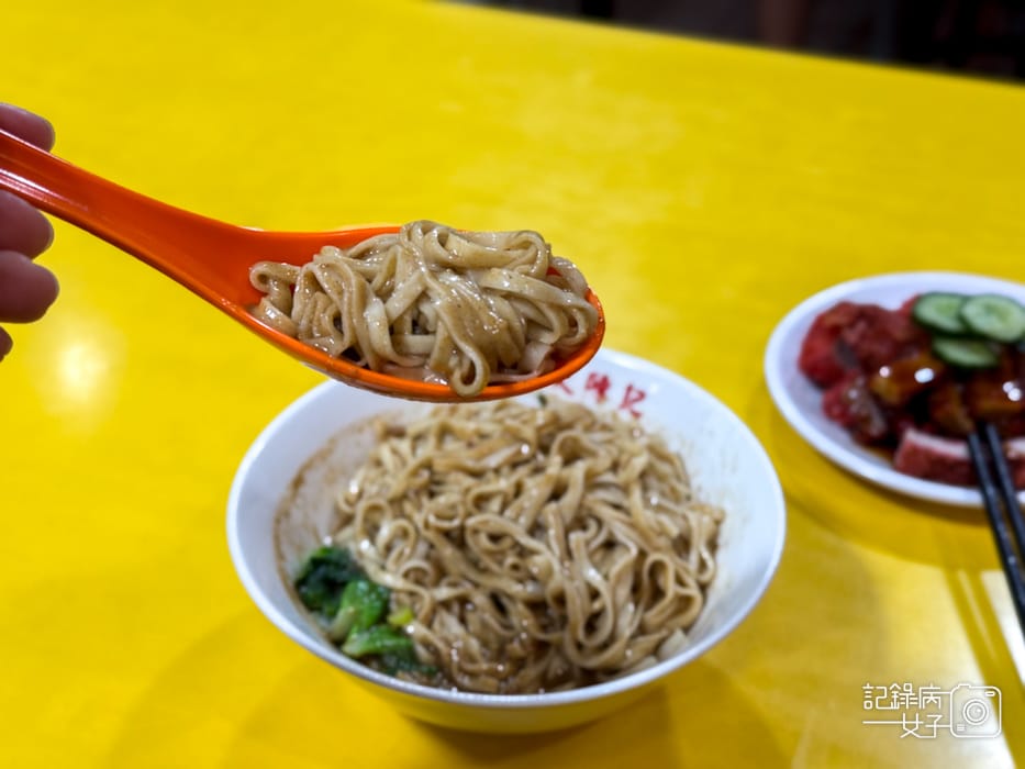 11內湖737美食大陳記古早味麵店麻醬麵紅燒肉滷肉飯炒手.jpg