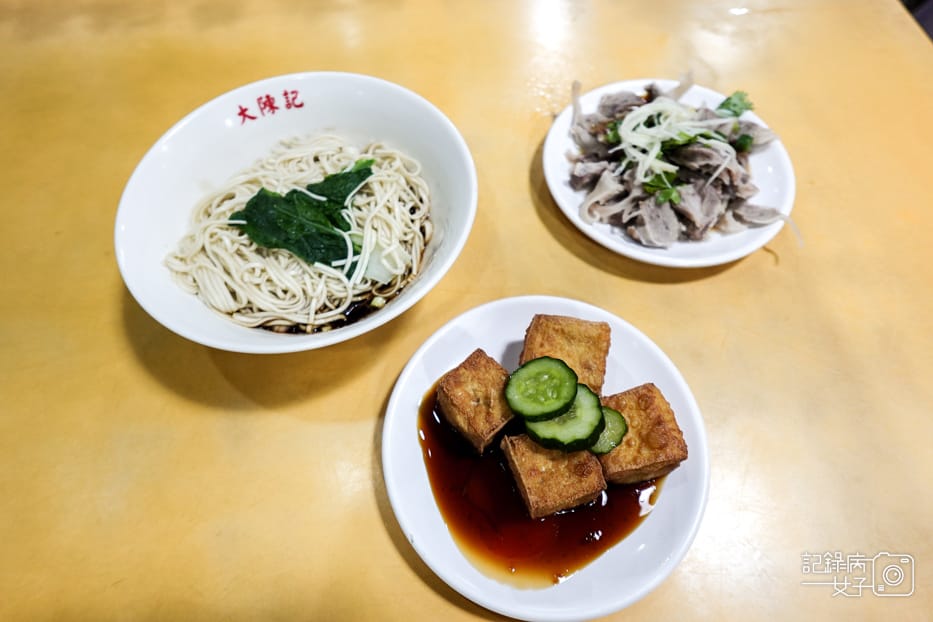8內湖區737大陳記古早味麵店醋麵肝𦟪肉炸豆腐.jpg