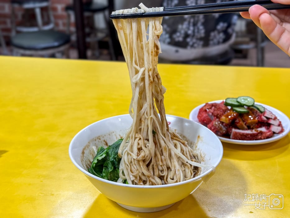10內湖737美食大陳記古早味麵店麻醬麵紅燒肉滷肉飯炒手.jpg