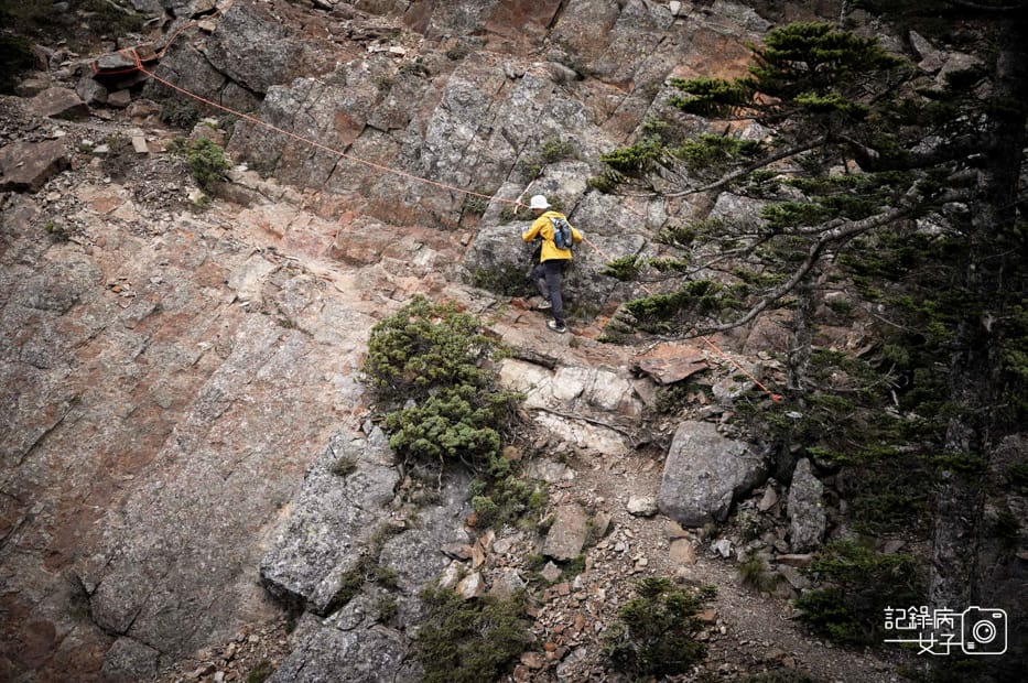 52台灣百岳武陵兩日四秀品田山V字斷崖.jpg
