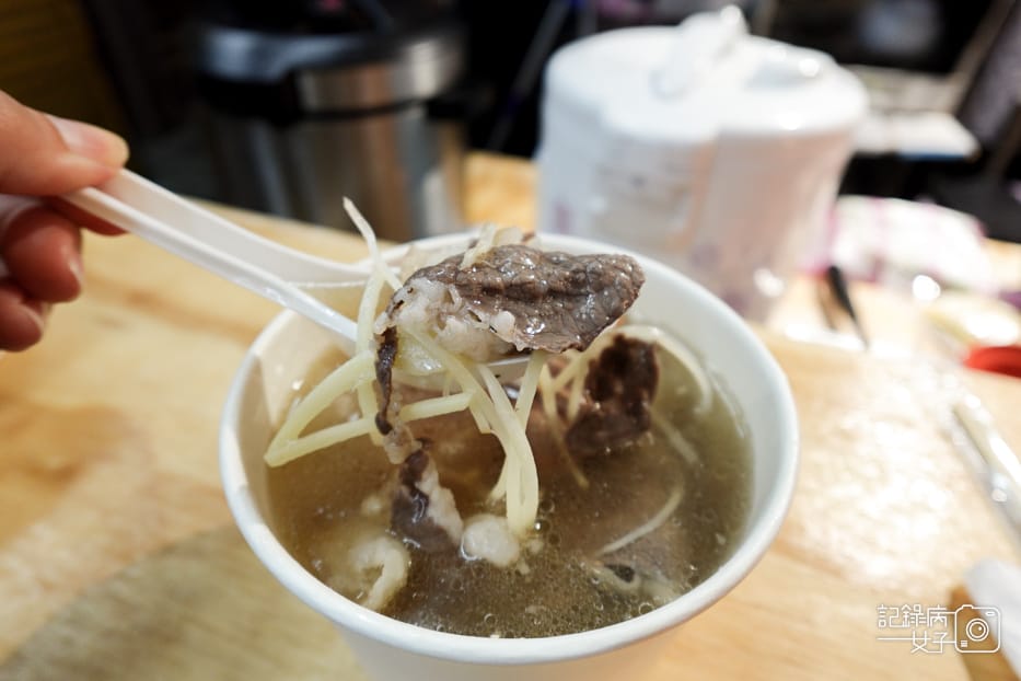 21三重五醬食堂溫體牛肉湯綜合溫體牛肉湯蒜味奶油牛肉炒飯五醬拌麵.jpg