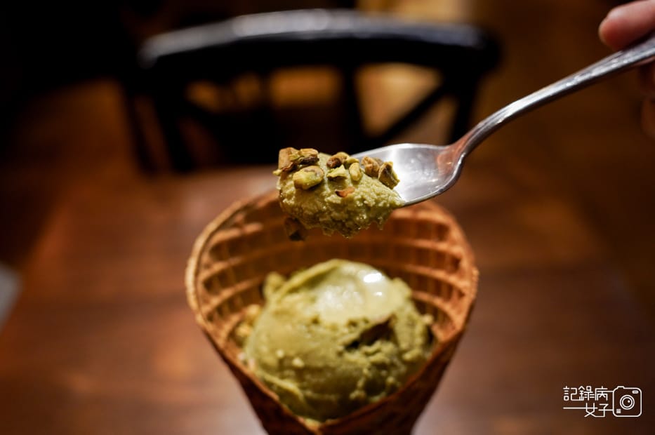 43台北古亭台電大樓平安京茶事日本抹茶甜點專賣店抹茶冰淇淋霜淇淋開心果冰淇淋.jpg