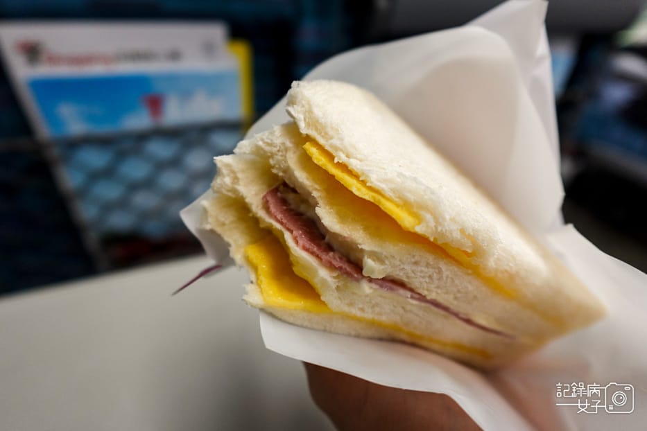 4南港洪瑞珍概念店招牌火腿三明治北港限定黑鮪魚起司.jpg 4南港洪瑞珍概念店招牌火腿三明治北港限定黑鮪魚起司.jpg