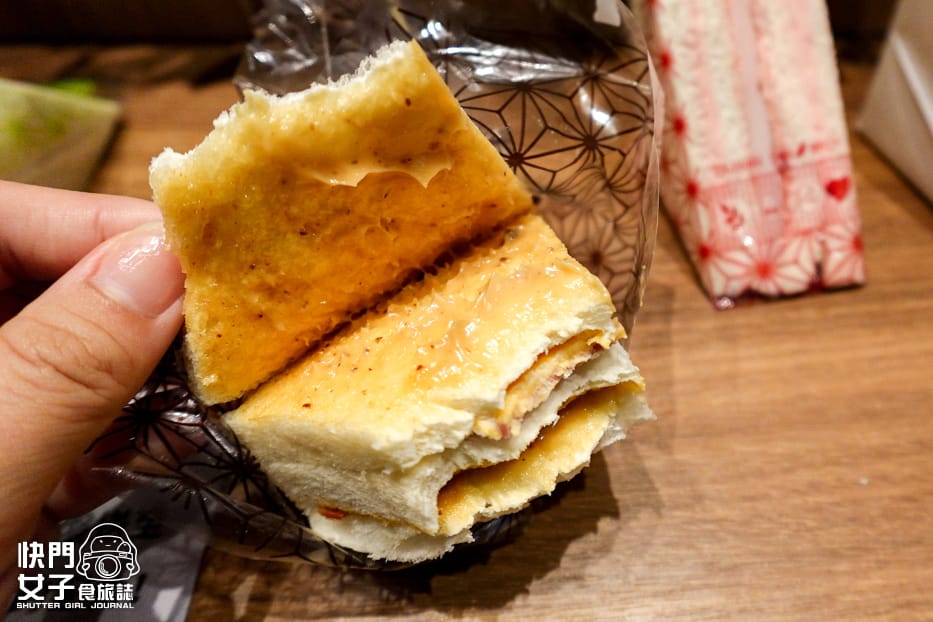 11洪瑞珍三明治lalaport南港店限定抹茶紅豆台式炸醬滿漢三明治原味起司草莓麻糬.jpg 11洪瑞珍三明治lalaport南港店限定抹茶紅豆台式炸醬滿漢三明治原味起司草莓麻糬.jpg