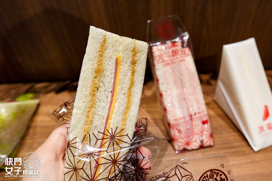 8洪瑞珍三明治lalaport南港店限定抹茶紅豆台式炸醬滿漢三明治原味起司草莓麻糬.jpg 8洪瑞珍三明治lalaport南港店限定抹茶紅豆台式炸醬滿漢三明治原味起司草莓麻糬.jpg