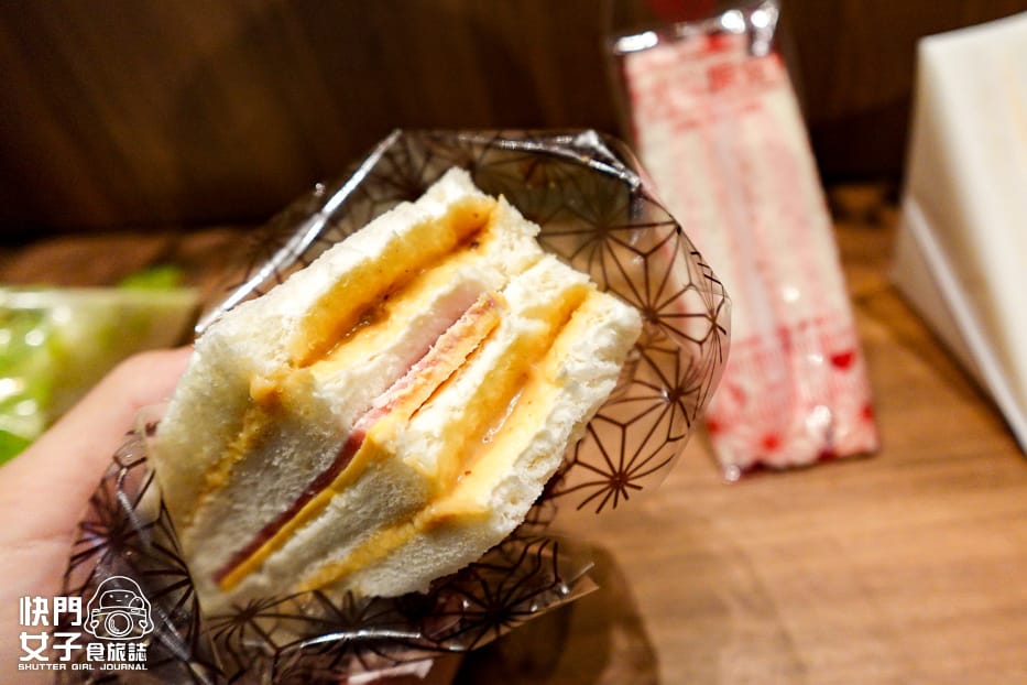 10洪瑞珍三明治lalaport南港店限定抹茶紅豆台式炸醬滿漢三明治原味起司草莓麻糬.jpg 10洪瑞珍三明治lalaport南港店限定抹茶紅豆台式炸醬滿漢三明治原味起司草莓麻糬.jpg