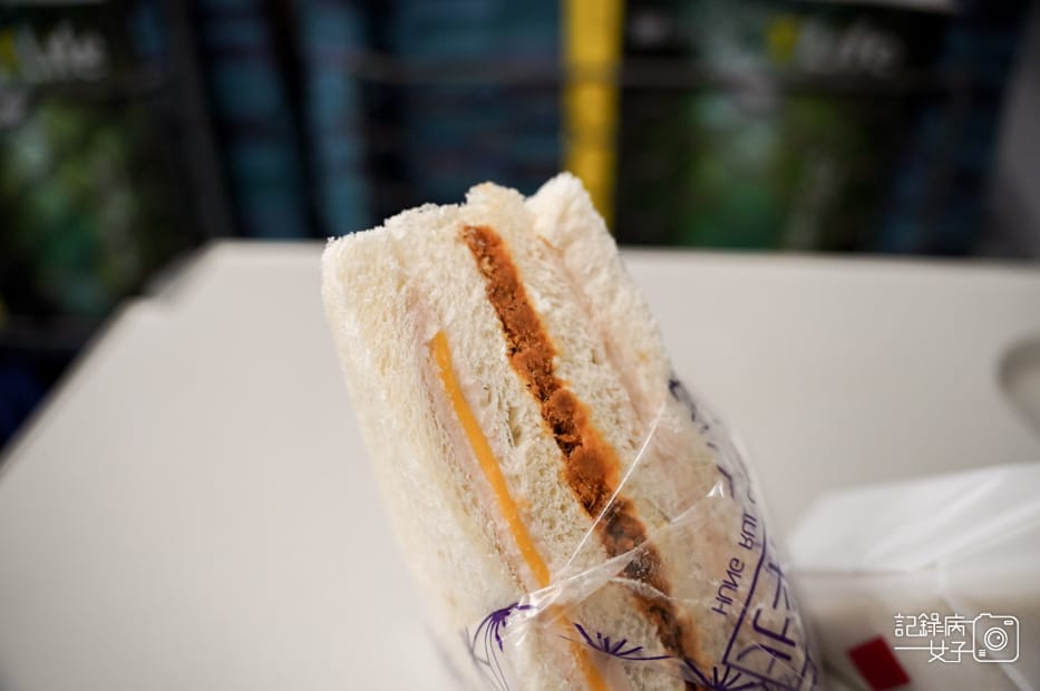 18創始店洪瑞珍三明治慨念北斗店限定口味芋泥肉鬆三明治開箱.jpg 18創始店洪瑞珍三明治慨念北斗店限定口味芋泥肉鬆三明治開箱.jpg