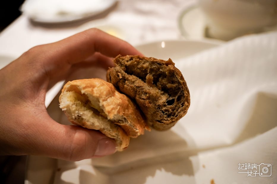 13雅室牛排餐前麵包葵花籽橙皮雜糧裸麥麵包.jpg