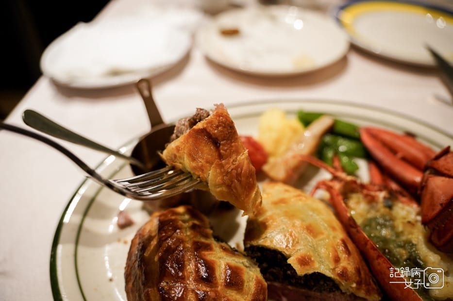 30 雅室牛排仁愛圓環威靈頓牛排老饕肋眼安格斯牛排龍蝦海陸套餐.jpg