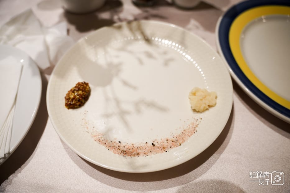 33 雅室牛排仁愛圓環威靈頓牛排老饕肋眼安格斯牛排龍蝦海陸套餐.jpg