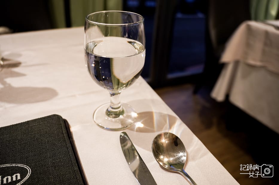 5 雅室牛排仁愛圓環威靈頓牛排老饕肋眼安格斯牛排龍蝦海陸套餐.jpg