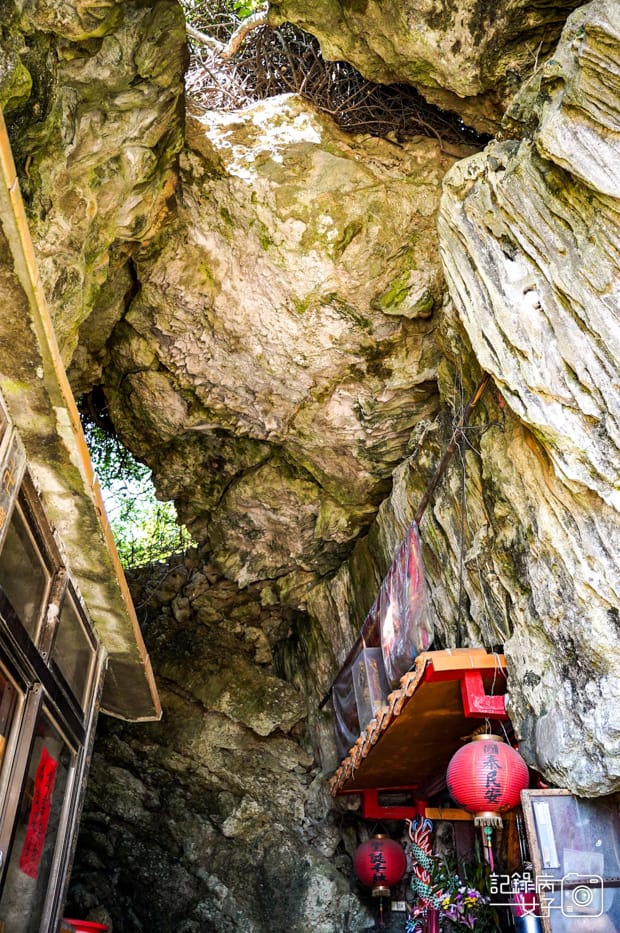 36高雄阿蓮岡山小百岳大崗山風景區龍盤峽谷一線天超峰寺.jpg
