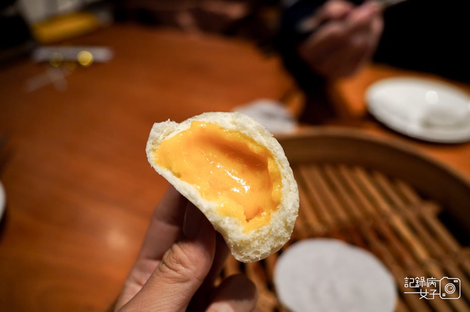 50鼎泰豐芋頭芋泥小籠包黃金流沙包.jpg