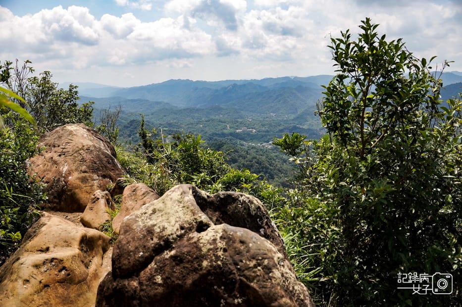 25健行筆記新北平溪菁桐石筍尖魔神仔洞薯榔尖登山步道菁桐古道.jpg