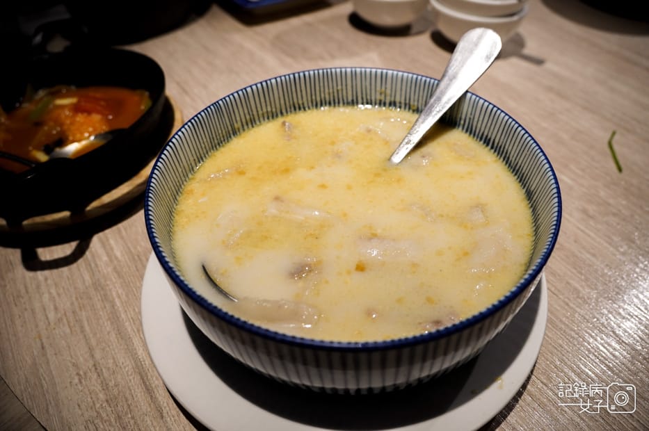【高雄 左營區】開飯川食堂x梅汁二弄雞x流口水雞x花椒炸蛋x
