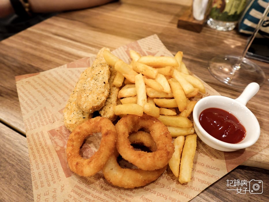 38Wineswee威士威酒食299喝到飽炸物拼盤 松露薯條無骨鹽酥雞.jpg