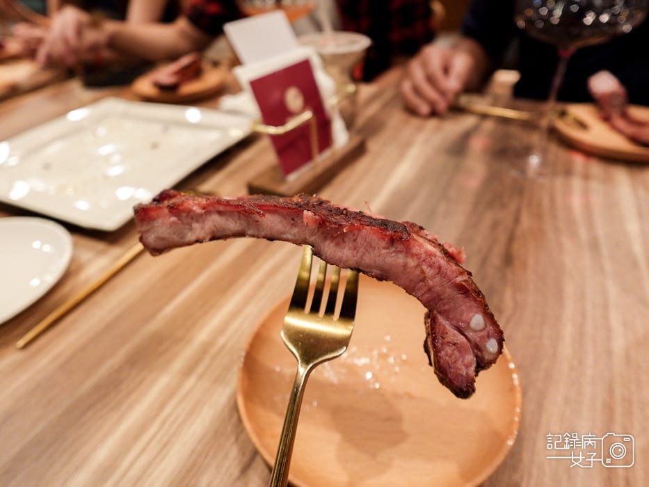 24Wineswee威士威酒食起司拼盤烤豬肋排脆皮德國豬腳.jpg