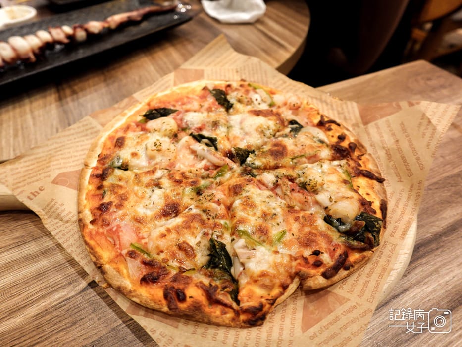 37 瑪格麗特海鮮總匯墨西哥辣雞披薩.jpg