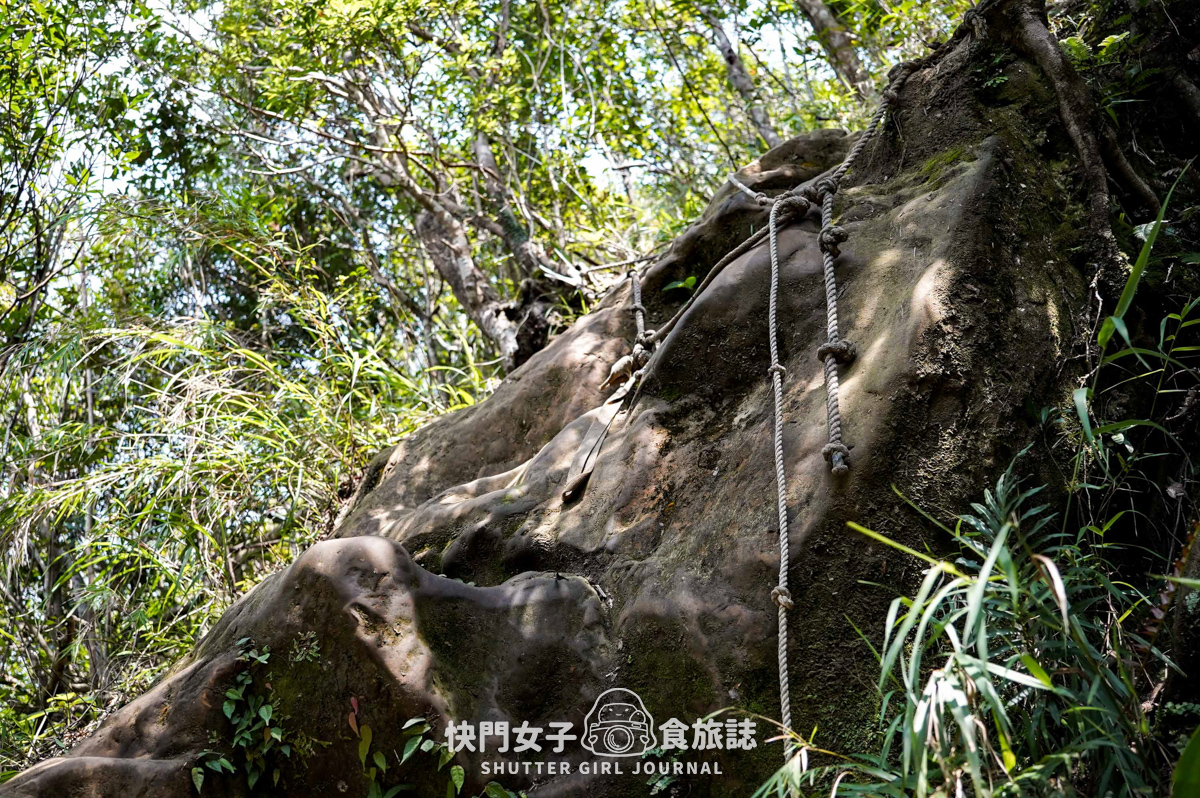 【石筍尖】平溪菁桐健行 x 需攀繩的石筍尖 x 探訪魔神仔洞 x 薯榔尖登山步道 - 第22張圖 【石筍尖】平溪菁桐健行 x 需攀繩的石筍尖 x 探訪魔神仔洞 x 薯榔尖登山步道
