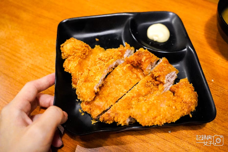 32台北士林咖哩飯勝魂丼飯專門店丼飯唐揚雞炸豬排.jpg