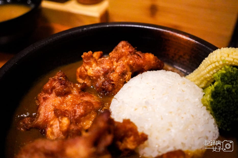 27台北士林咖哩飯勝魂丼飯專門店丼飯唐揚雞炸豬排.jpg