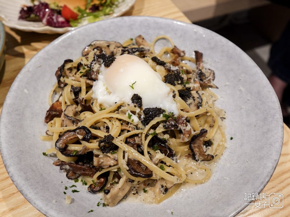 18台北大安青沐奶油蕈菇培根蛋黃麵.jpg